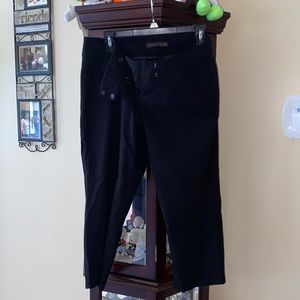 Gently worn limited exact stretch capris 10 short